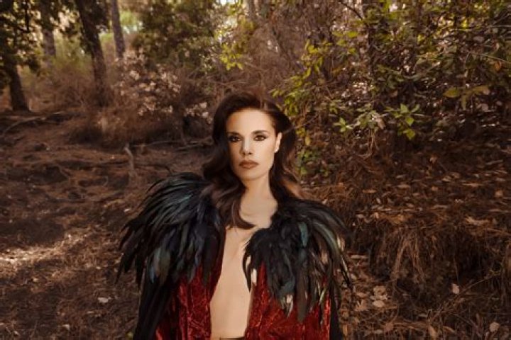 Vina Rose Releases Her Debut Single "Breathe Again"