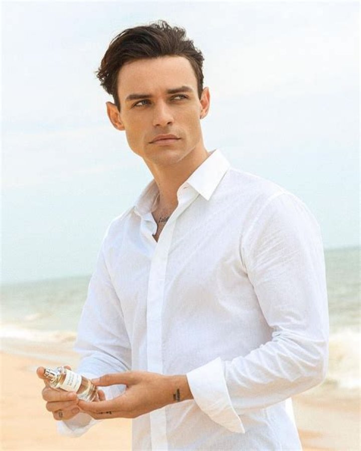 What is Dove Cameron’s Snapchat?