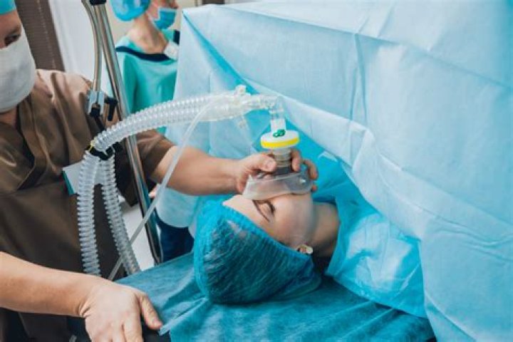 What Is Dr. Ebony Hilton’s Age? How Old Is The Anesthesiologist