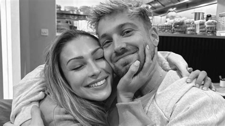 What is Sam King's Snapchat?