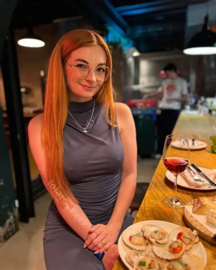 What Lola Likes Net Worth, Age, Height, Bio, Birthday, Wiki!