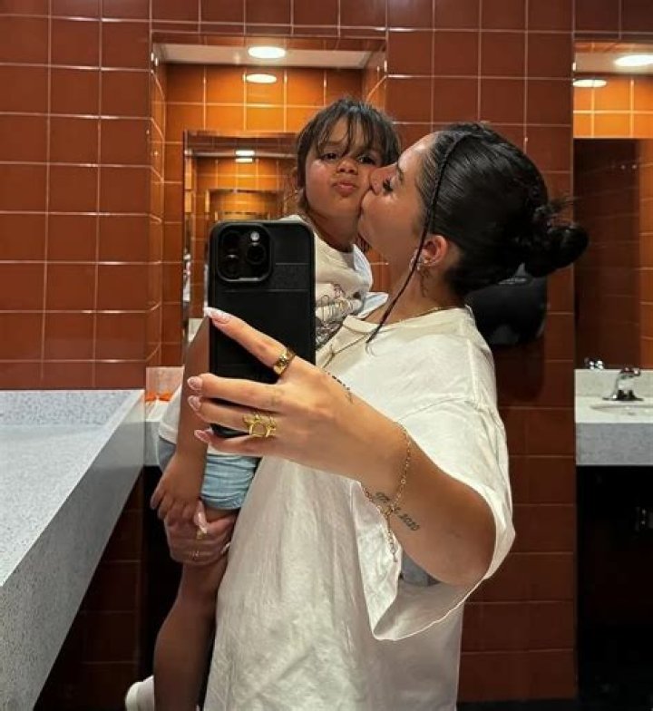 Where Does Huda Kattan Live? Daughter And Parents Ethnicity Of Beauty Influencer