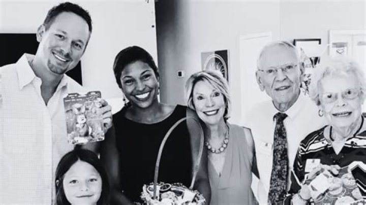 Who Are Mika Kleinschmidt Parents? Thomas McGee And Yolanda Pozzi