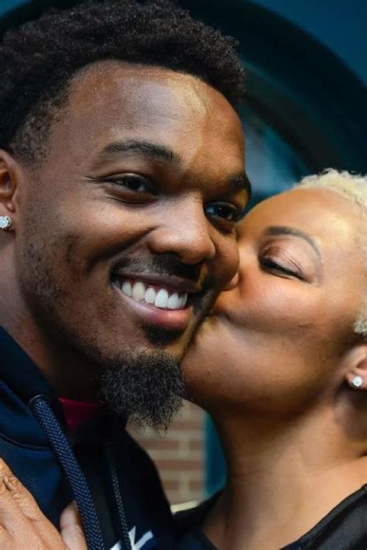 Who Are Nakobe Dean Parents? Meet His Family On Instagram