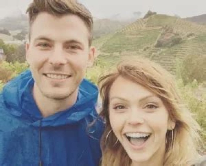 Who is Aimee Teegarden Dating – Aimee Teegarden's Boyfriend & Exes