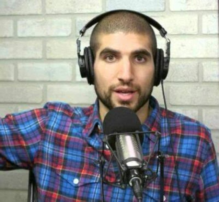 Who Is Ariel Helwani? Wiki, Age, Height, Net Worth, Wife, Kids
