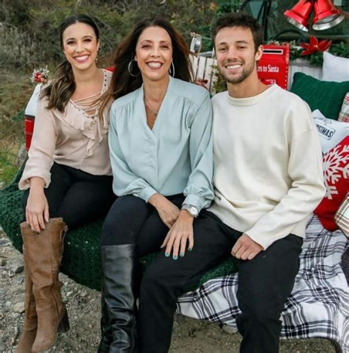 Who Is Cameron Dallas Sister Sierra Dallas? Height Husband And Baby Of Instagram Sensation