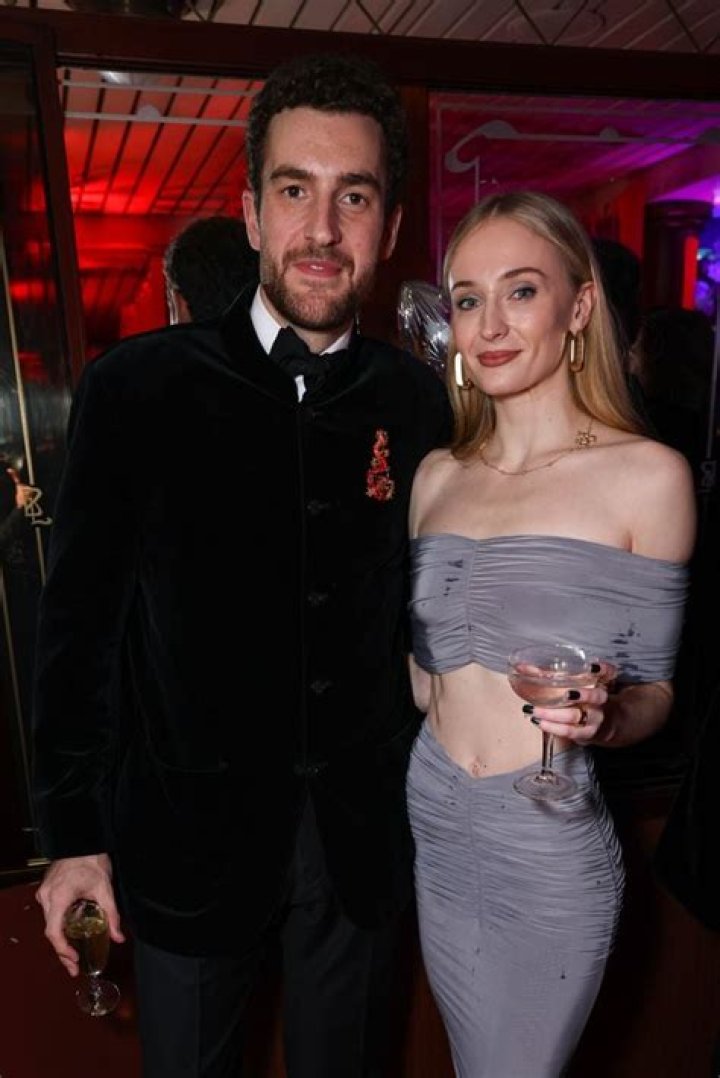 Who is Catie Turner Dating – Catie Turner's Boyfriend & Exes
