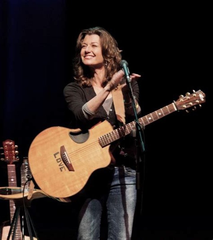 Who Is Chloe Fredericks From American Song Contest?