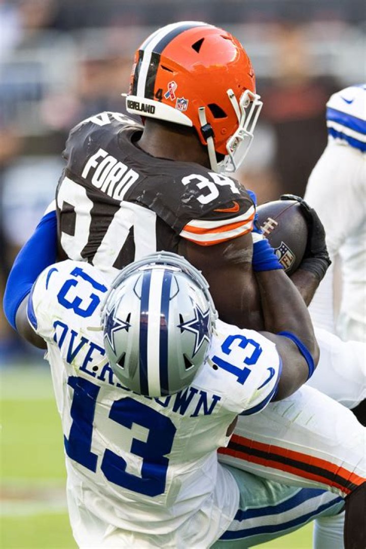 Who Is Football Player DeMarvion Overshown? His Age & Instagram Explored