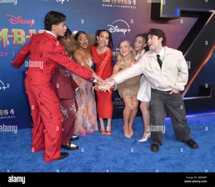 Who is Joshua Colley Dating – Joshua Colley's Girlfriend & Exes