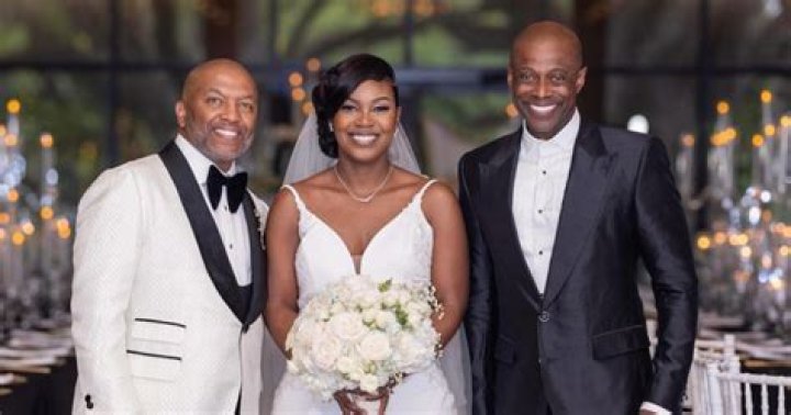 Who is Kem Dating – Kem's Girlfriend & Exes