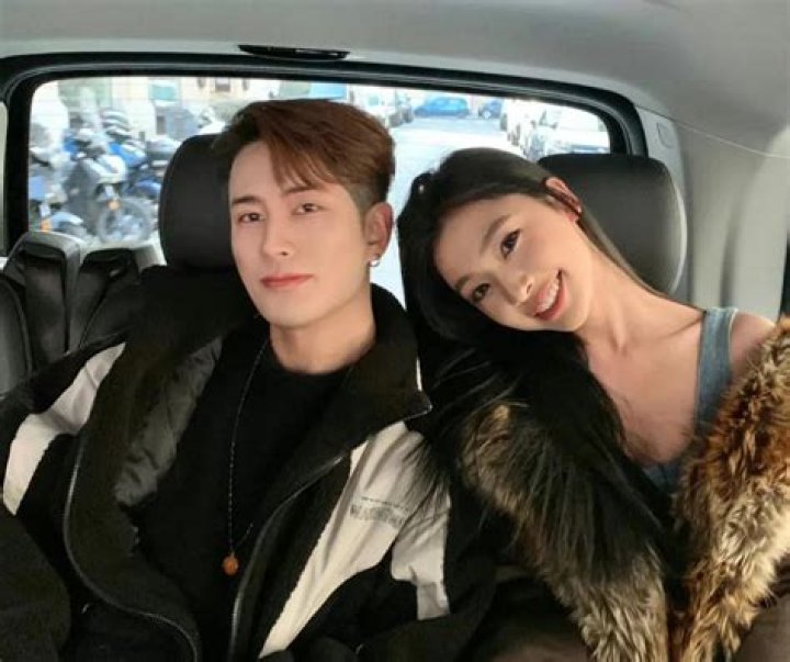 Who is Masiwei Dating – Masiwei's Girlfriend & Exes