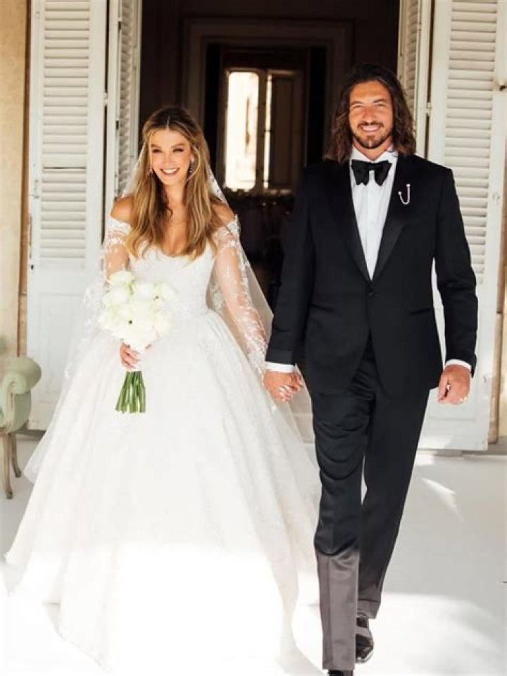 Who is Niko Goodrum Dating – Niko Goodrum's Girlfriend & Exes