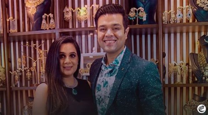 Who is Parul Garg Dating – Parul Garg's Boyfriend & Exes