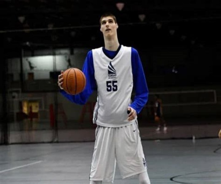 
Who is Robert Bobroczky ? Wiki, Age, Height, Weight, Career, Net Worth	