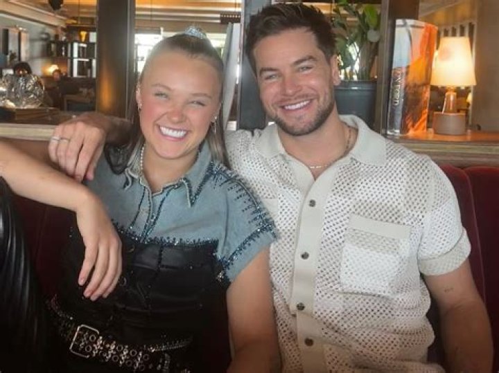 Who is Ryan Hughes Dating – Ryan Hughes's Girlfriend & Exes