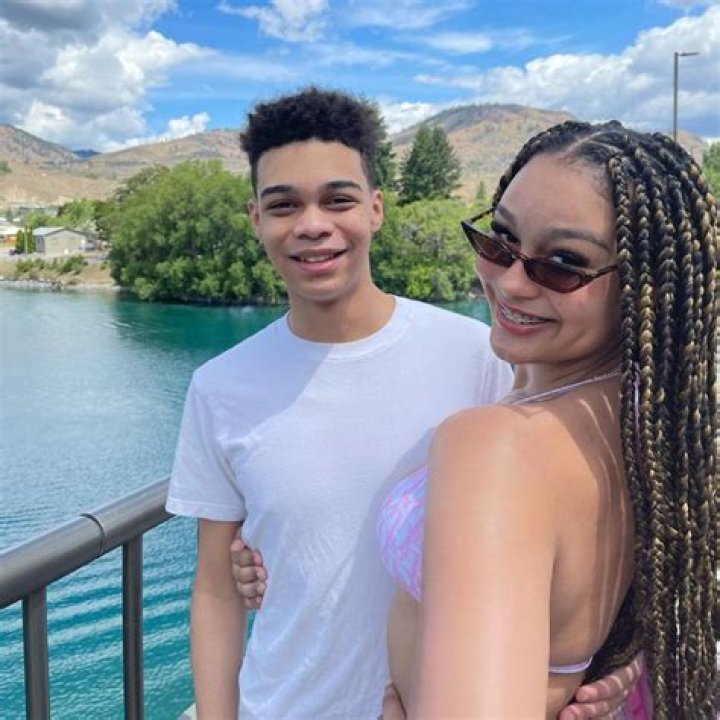 Who is Veondre Mitchell Dating – Veondre Mitchell's Boyfriend & Exes