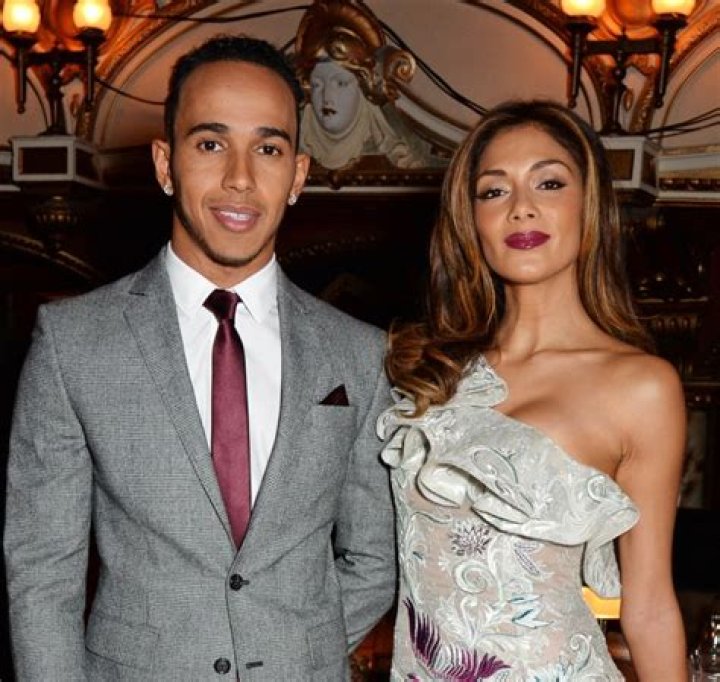 Who is Victoria Hamilton Dating – Victoria Hamilton's Husband & Exes