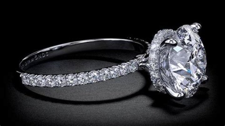 Why Lab Grown Diamond Engagement Rings are Paving the Way Amidst the Looming Recession