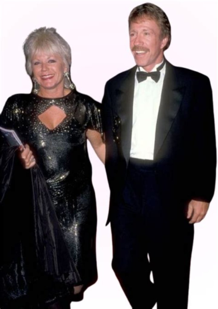 Wiki, Age, Husband, Ethnicity, Net Worth, Height And Career Of Mary Reynolds