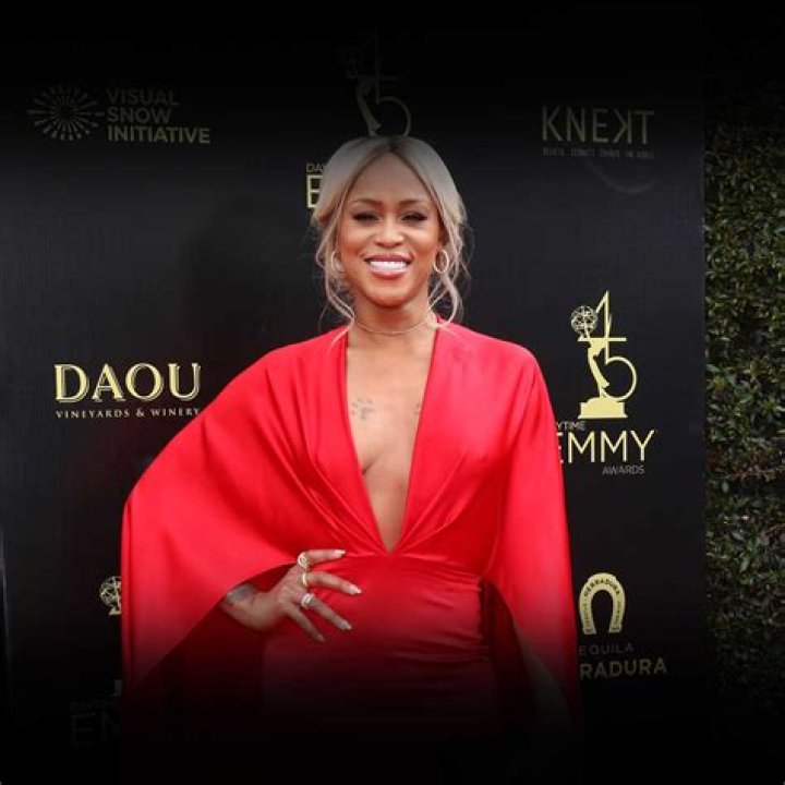 Xooos Bio, Age, Net Worth, Profession