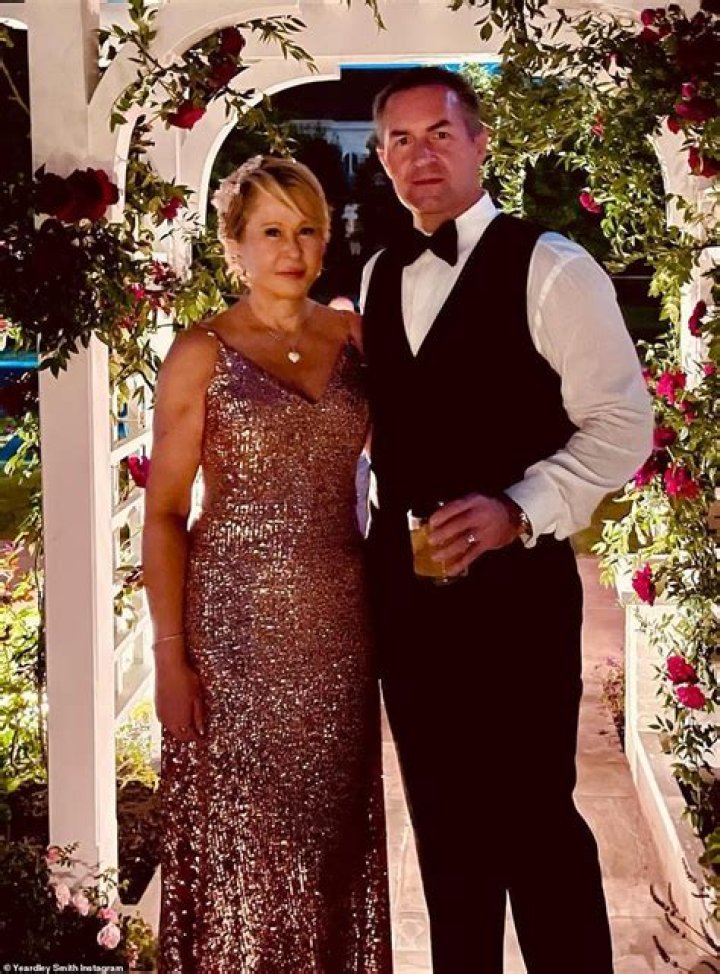 Yeardley Smith A Voice Actress Of The Simpsons Got Married To Dan Grice
