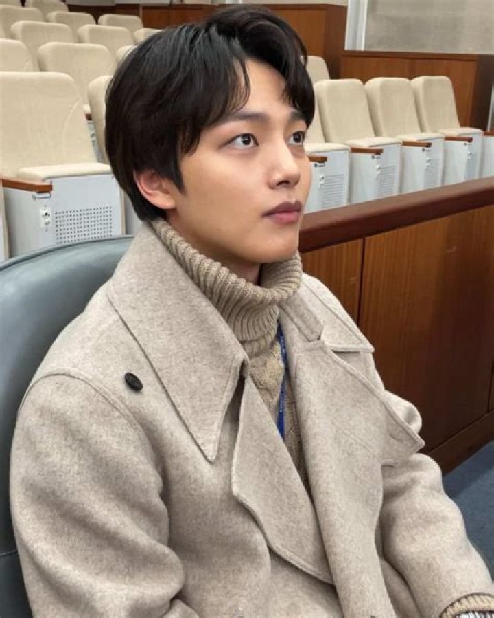 Yeo Jin-goo- Bio, Age, Height, Net Worth, Girlfriend, Dating