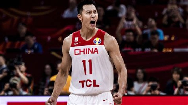 Yi Jianlian Net Worth, Age, Height, Bio, Birthday, Wiki!