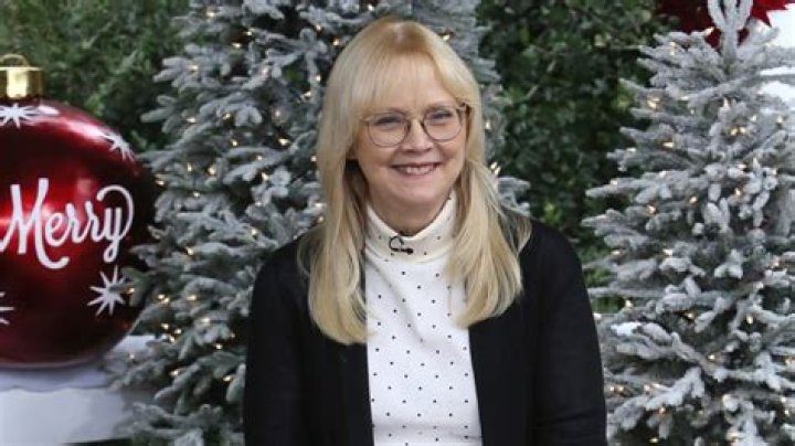 Yi Long Net Worth, Age, Height, Bio, Birthday, Wiki!