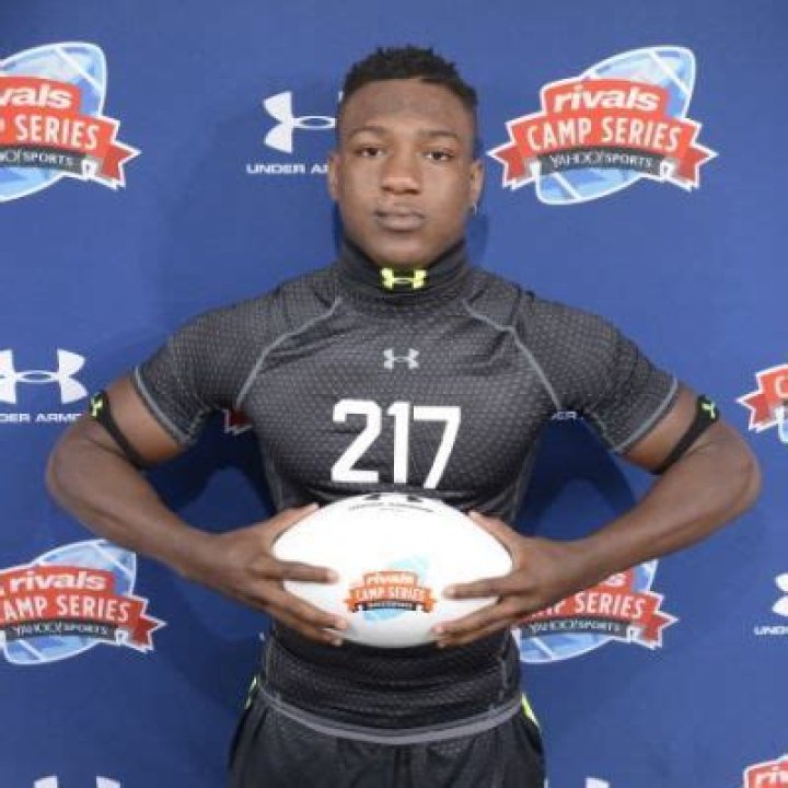 
Zamir White Net Worth: How Rich Is He? Explore His Salary And Contract Details	