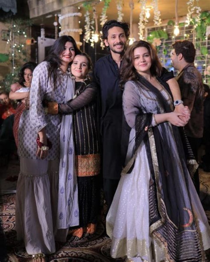 Zara Noor Abbas - Net Worth, Age, Height, Birthday, Bio, Wiki!