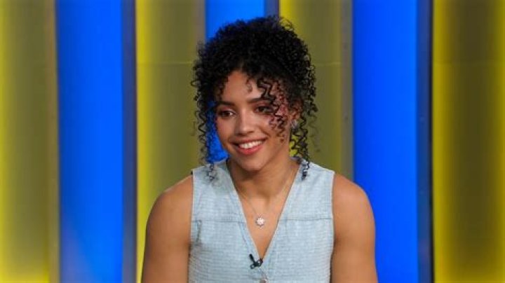 Zeera Azizi’s Boyfriend: Who is Zeera Azizi Dating?