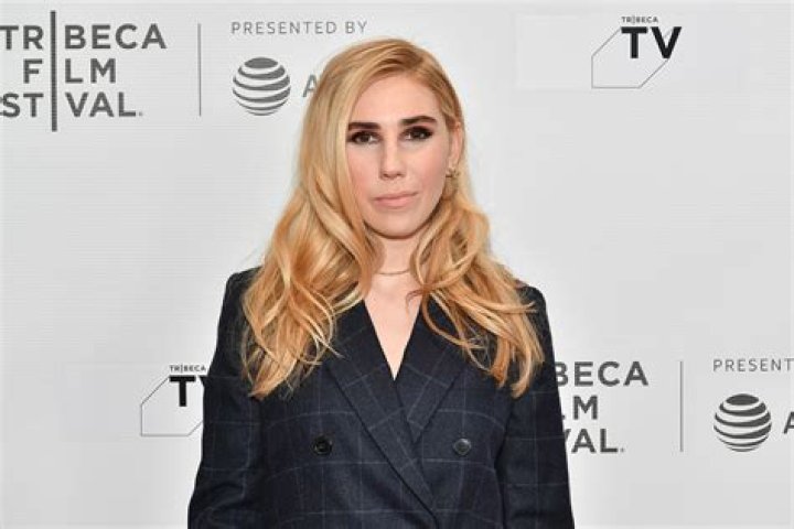 Zosia Mamet Net Worth, Age, Height, Bio, Birthday, Wiki!