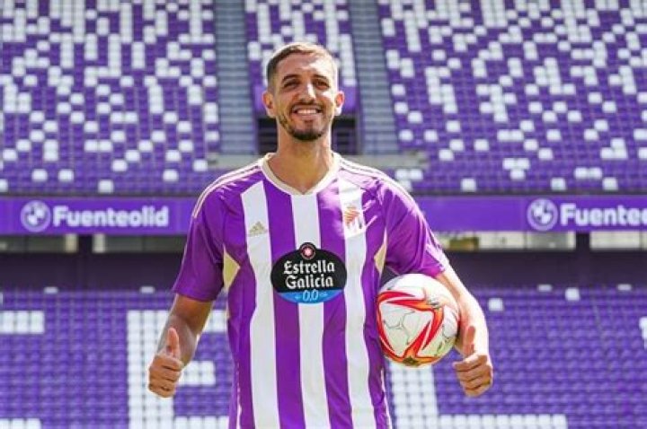 Zouhair Feddal’s Girlfriend: Who is Zouhair Feddal Dating?